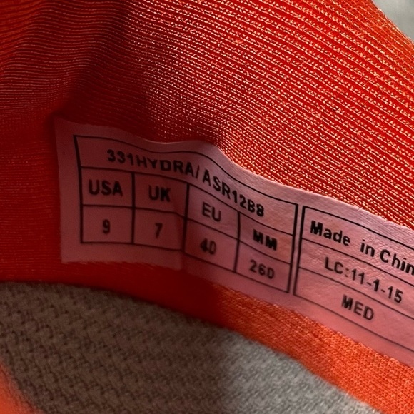 Vionic agile Hydra active slip on shoes sz 9 purple orange animal print sneaker - Picture 7 of 9